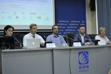День працівника торгівлі. Несвяткові проблеми галузі