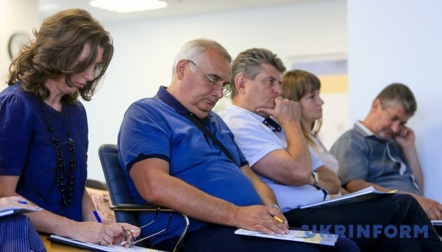 В Запорожье обсудили вопросы оптимизации школ в громадах В Запорожье обсудили вопросы оптимизации школ в громадах