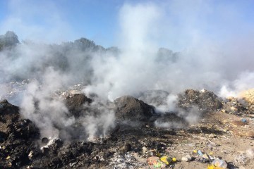 На Полтавщині горить сміттєзвалище