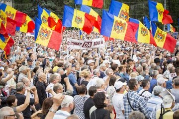 Социалисты Молдовы пообещали зарплату в 600 евро и курс на Россию