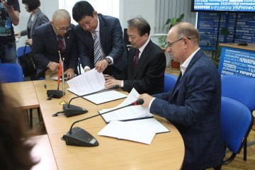 Ukrinform, Xinhua sign agreement on information cooperation