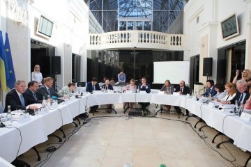 Влада працює над створенням належних умов для роботи журналістів - МІП
