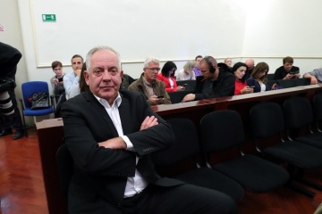 Экс-премьер Хорватии получил 2,5 года за наживание на войне