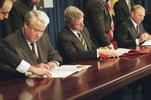 Який сенс Україні знов «тривожити» Будапештський Меморандум