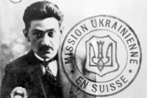 Дмитро Донцов і «викривачі»: для чого розганяють скандал довкола пам’ятного знака?