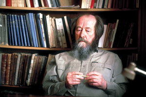 Черговий російський сюр: ювілей Солженіцина на гебістському тлі