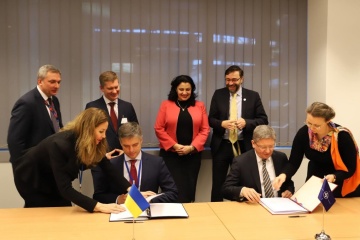 Україна і НАТО підписали угоду про знешкодження боєприпасів