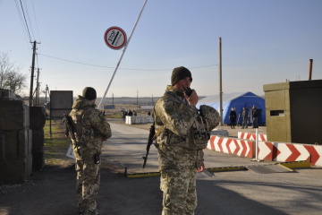 У пунктах пропуску на Донбасі очікують 230 автомобілів