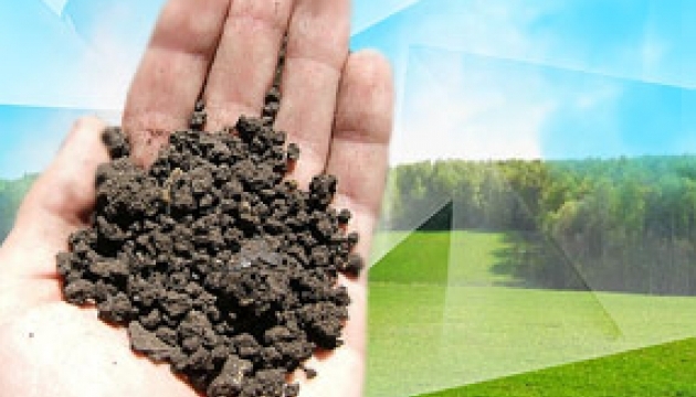 Yanukovych unhappy with land reform