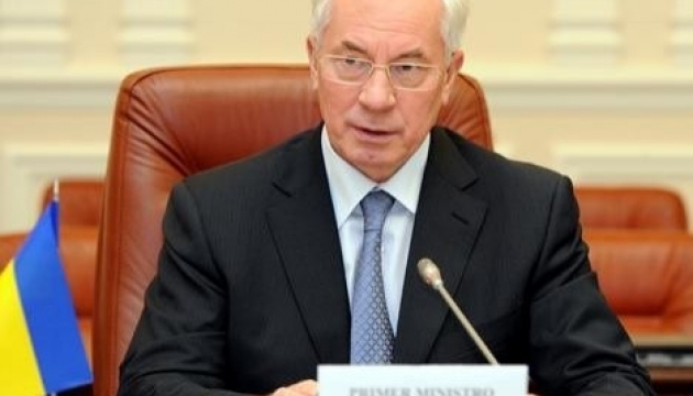 Premier Azarov says no threat of default in Ukraine