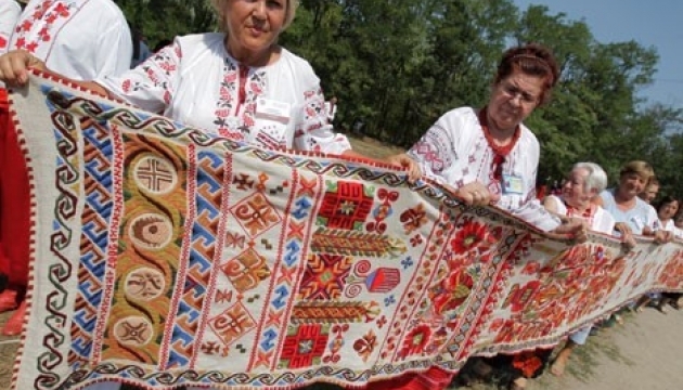 Діаспора Естонії влаштовує свято українського рушника