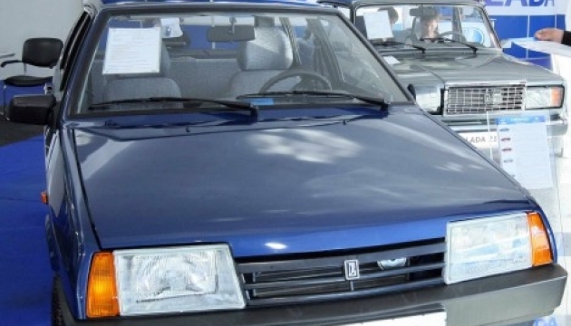 Продажі російського АвтоВАЗу в квітні впали на 77%