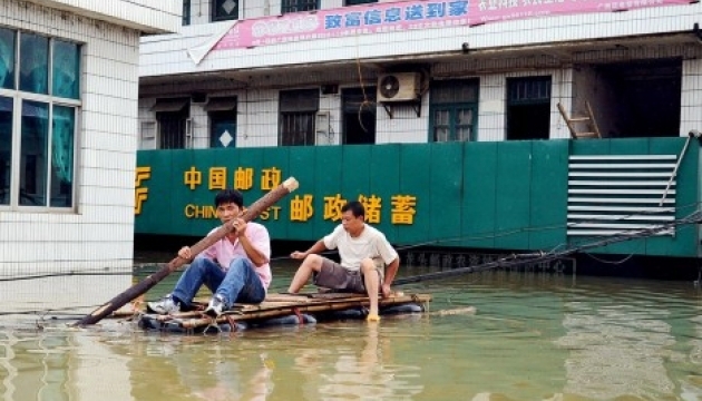 Повінь у Китаї забрала життя понад 230 осіб