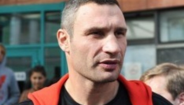 Wiktor Janukowytsch hat Vitali Klitschko zum Sieg gratuliert
