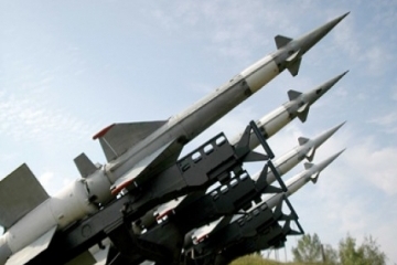 Reino Unido y sus aliados acuerdan entregar a Ucrania sistemas de artillería y defensa aérea