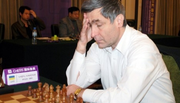 Wassyl Iwantschuk wird auf dem Schach-