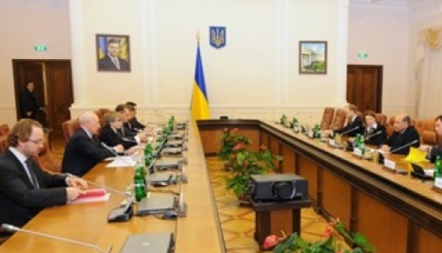 Azarov: Ukraine improving investment climate, fighting corruption