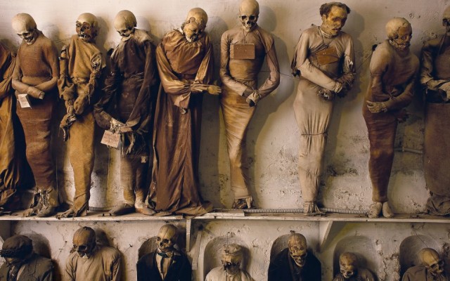 ТОП-10 найстрашніших місць на Землі ТОП-10 найстрашніших місць на Землі. ФОТОРЕПОРТАЖ