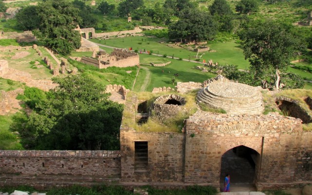 ТОП-10 найстрашніших місць на Землі ТОП-10 найстрашніших місць на Землі. ФОТОРЕПОРТАЖ