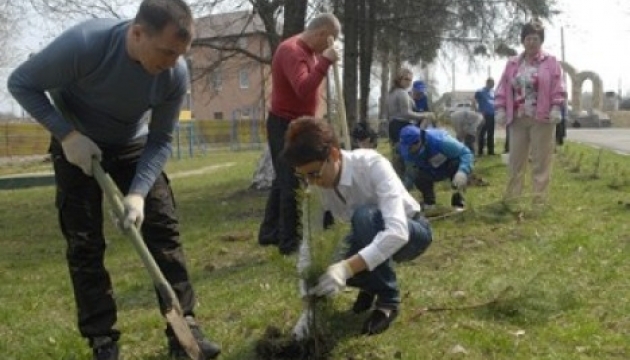 Понад 5 млн українців вийшли 20 квітня на суботник