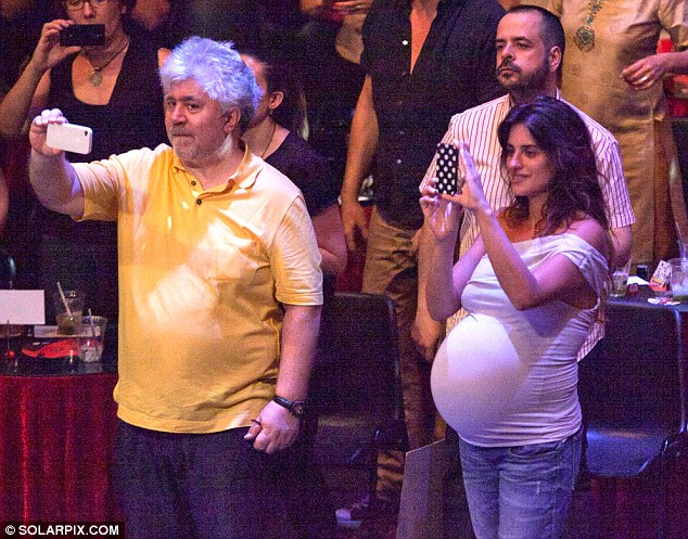 Пенелопа Крус народила того ж дня, що й Кейт Міддлтон. Фото 