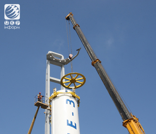 Ракету-носій Циклон-3 встановлюють у Парку ракет Дніпропетровська