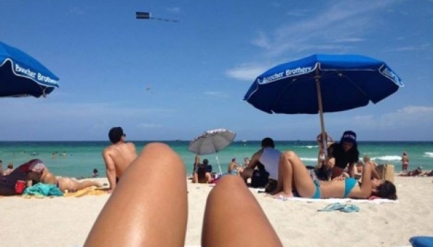 У мережі шаленої популярності набуває новий інтернет-мем. Фото