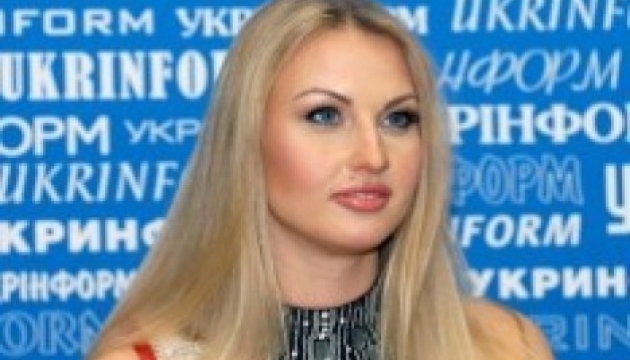 Мати Камалії розповіла, на кого схожі її новонароджені онучки