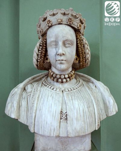 Олеський замок запрошує туристів. Фоторепортаж