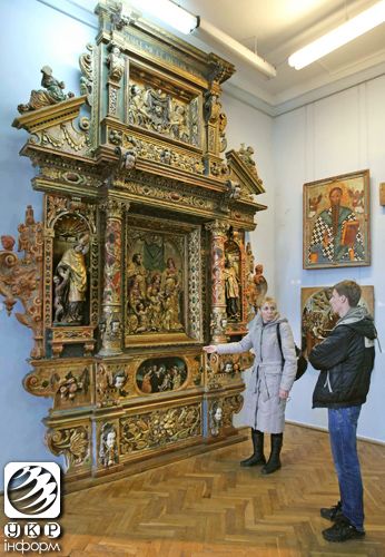 Олеський замок запрошує туристів. Фоторепортаж