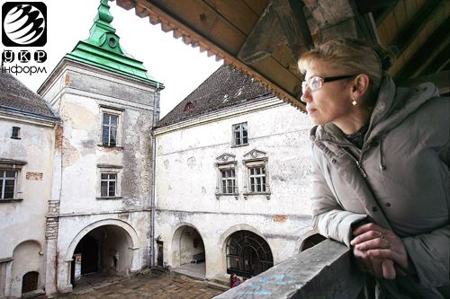 Олеський замок запрошує туристів. Фоторепортаж