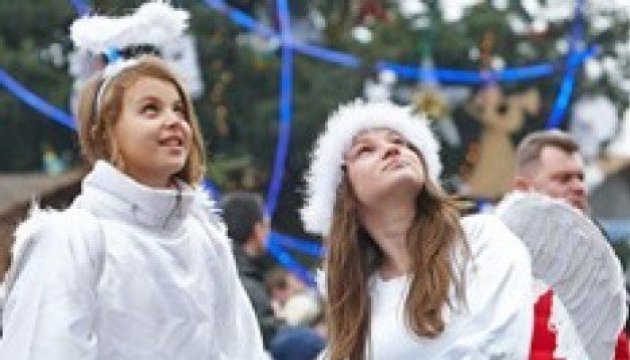 Les enfants des Héros de la Centurie céleste ont chanté une « Kolyadka pour les Anges » (vidéo)