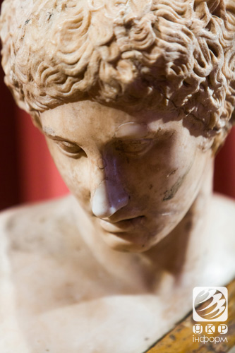 Музей Ханенків запрошує подивитися на вічність. Фото