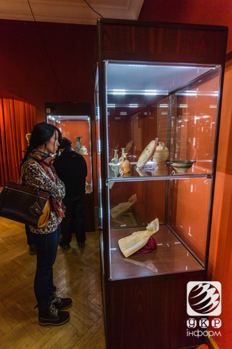 Музей Ханенків запрошує подивитися на вічність. Фото