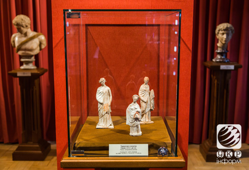 Музей Ханенків запрошує подивитися на вічність. Фото