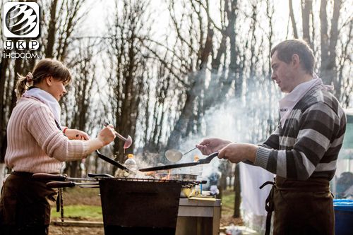Ужгородці проводжали зиму палачінтами. Фото