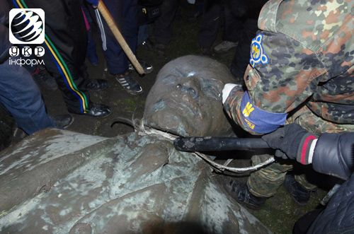 Ленінопад прокотився по всій Україні. Фото