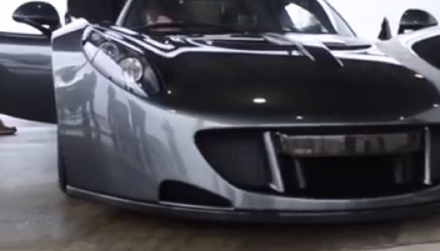 Світовий рекорд швидкості серед серійних автомобілів. Відео