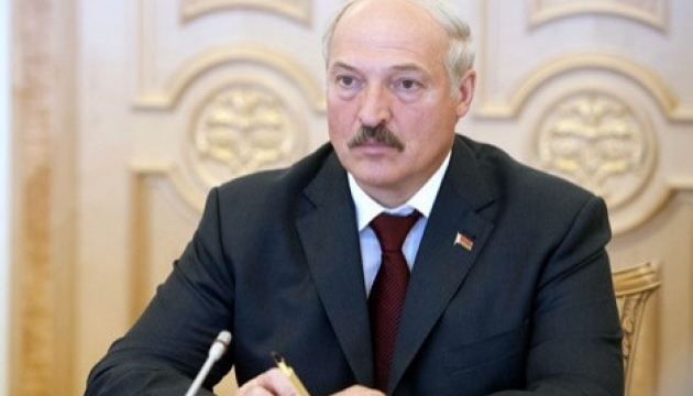 Lukashenko assures Kuchma that he supports Ukraine's territorial integrity