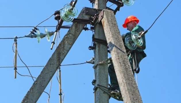 За добу енергетики відновили електропостачання для понад 12 тисяч споживачів