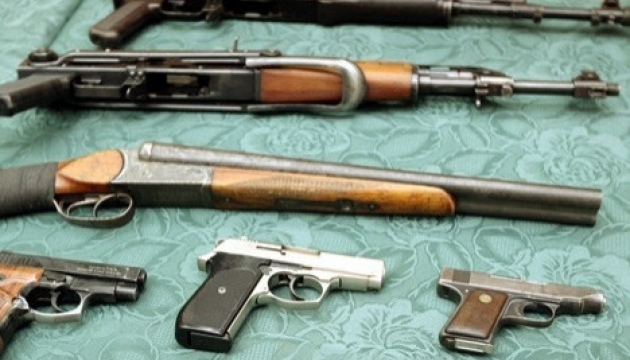 Ukrainian servicemen in Crimea allowed to use weapons