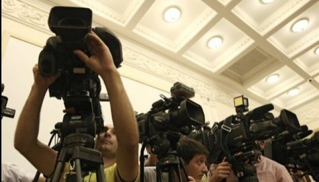 Cette année, 85 cas d’agression physique de journalistes ont été enregistrés en Ukraine