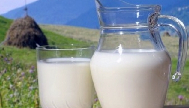 Китай зацікавився українським молоком, яке забракувала Росія