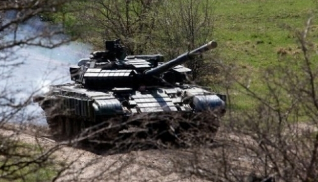 В Україну вдерлися бойовики на танках