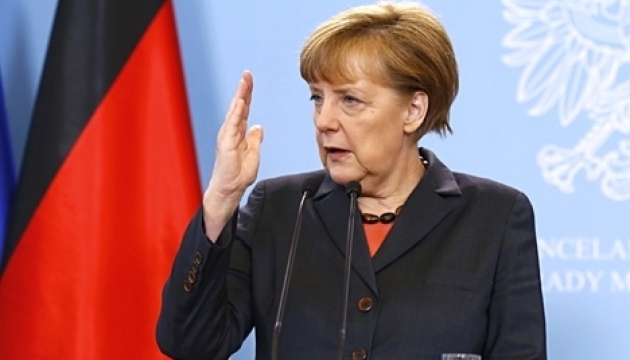 Меркель за переговори з терористами попри збитий Боїнг