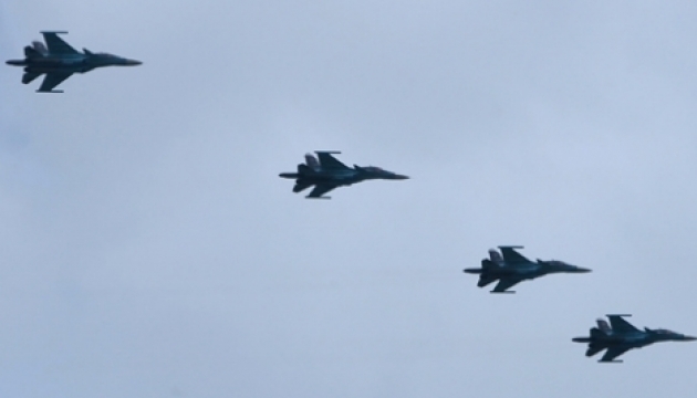 Російська авіація відпрацьовуватиме бомбометання на кримчанах