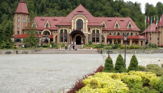 «Залісся» та «Синьогору» відкривають для відвідувачів