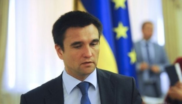 Klimkin: Hay que cambiar las reglas de entrada de los rusos en Ucrania