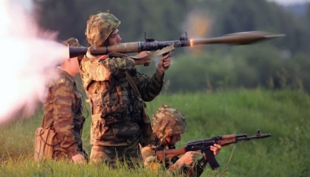 Гранатометник-гвардієць двома пострілами зупинив прорив бойовиків на Комсомольське