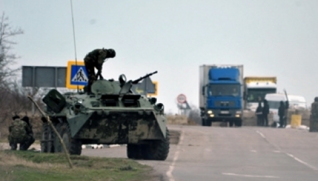 Водії фур перекрили дорогу до Криму